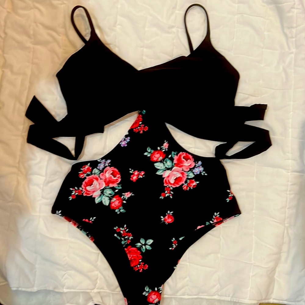 Cupshe new black and floral wrap cutout one piece swim suit . Xl